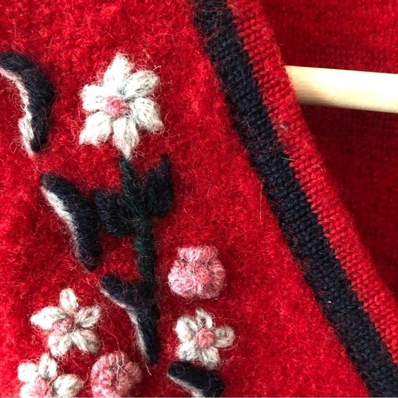 Vintage Cottagecore Red Embroidered Floral Wool Cozy Cardigan Jacket Small - Picture 4 of 7